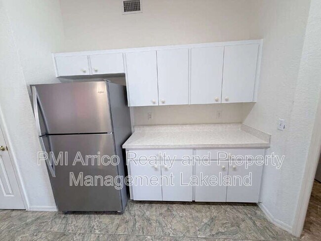 Foto del edificio - 5688 Fischer Dr