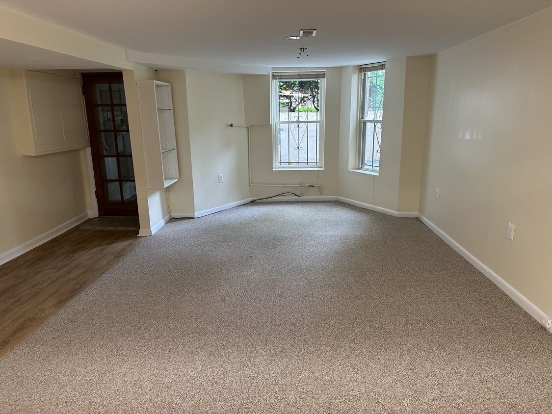Bright and expansive living room - 1336 Kenyon St NW