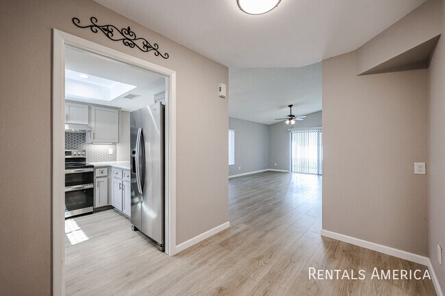 Foto del edificio - Beautiful Updated Home in Turtle Creek