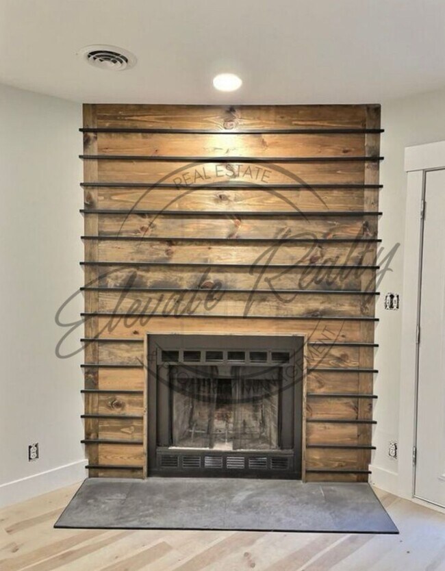 Foto del edificio - Modern 2-Bedroom Townhome in Clarksville –...