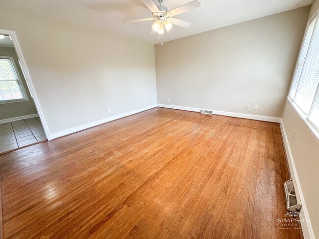 Foto del edificio - 1923 Northbrook Dr