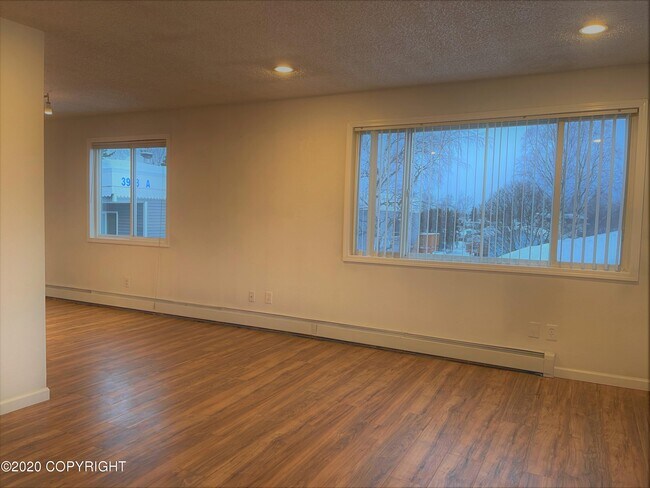 Building Photo - 3960 Reka Dr