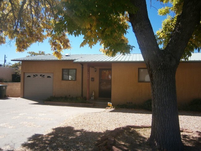 Building Photo - 1020 Practilliano Dr