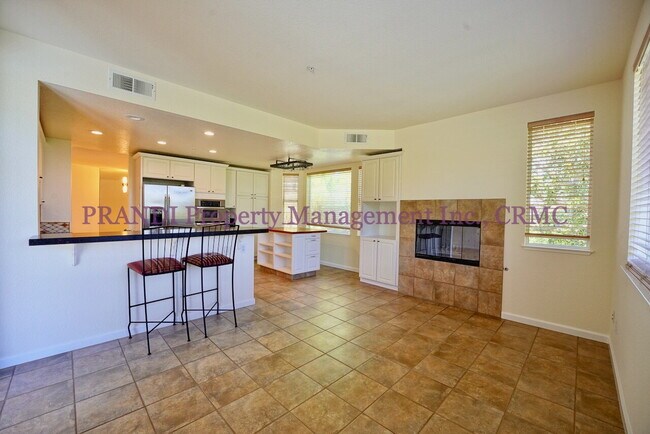 Foto del edificio - Quality San Rafael Home In Awesome Neighbo...
