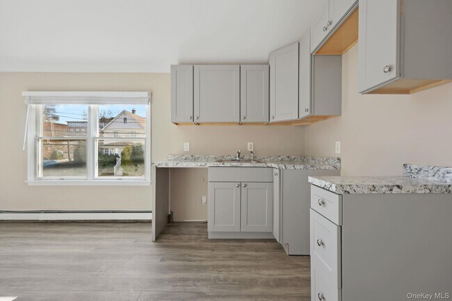 Building Photo - 441 manille Rd