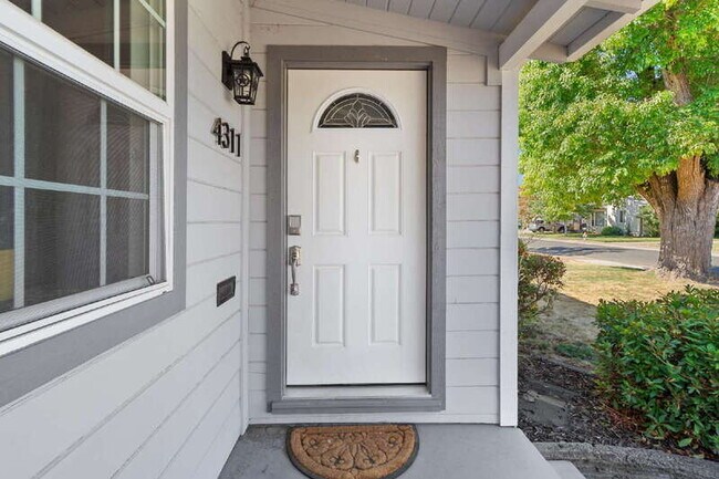 Building Photo - 4311 Cabrillo Way