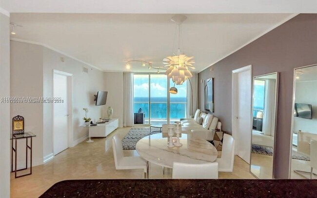 Foto del edificio - 16699 Collins Ave