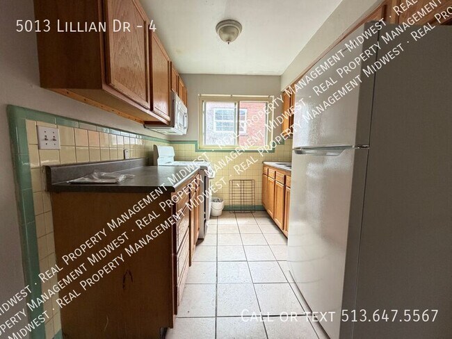 Building Photo - 5013 Lillian Dr