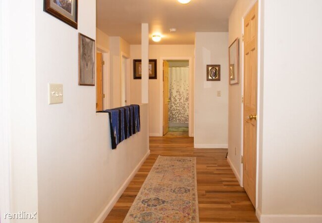 Building Photo - 3 br, 2 bath House - 710 Northern Lights Rd