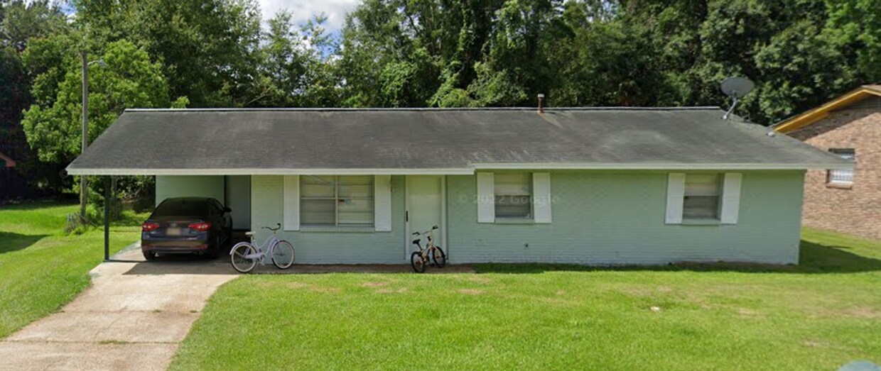 Primary Photo - 3 bedroom 1 bath home available for rent