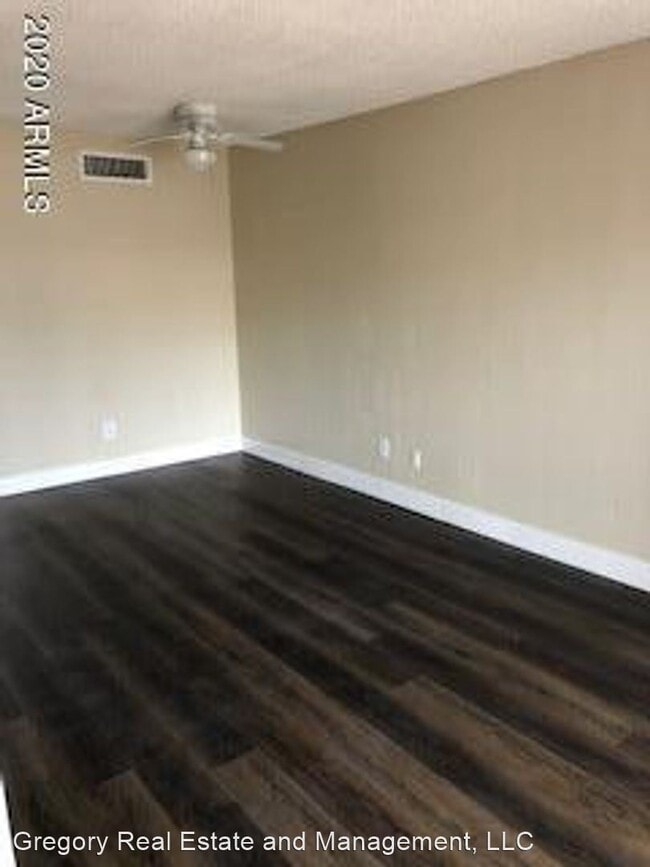 Building Photo - 2808 E Le Marche Ave