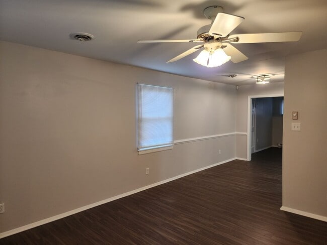 Building Photo - Updated 3 Bedroom, 1 bath with Large Backyard!