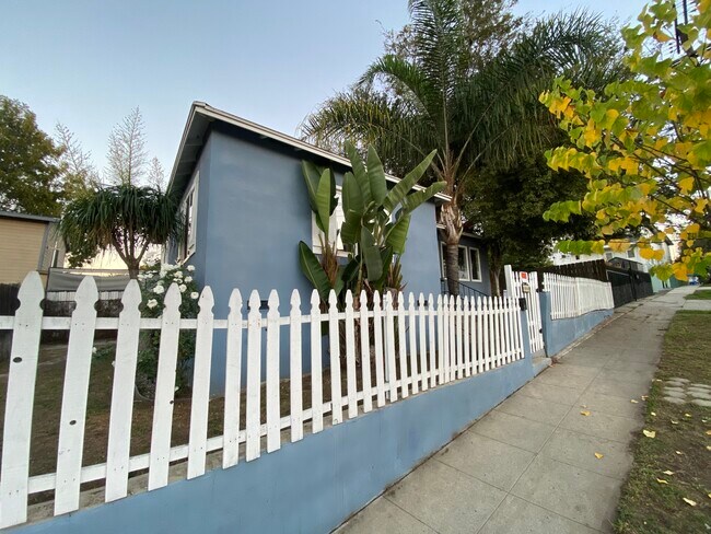 Foto del edificio - 1044 Tremont St