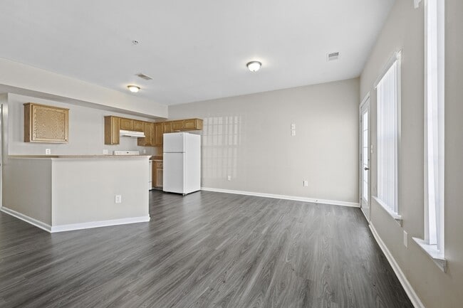 Building Photo - 14194 Webster Dr