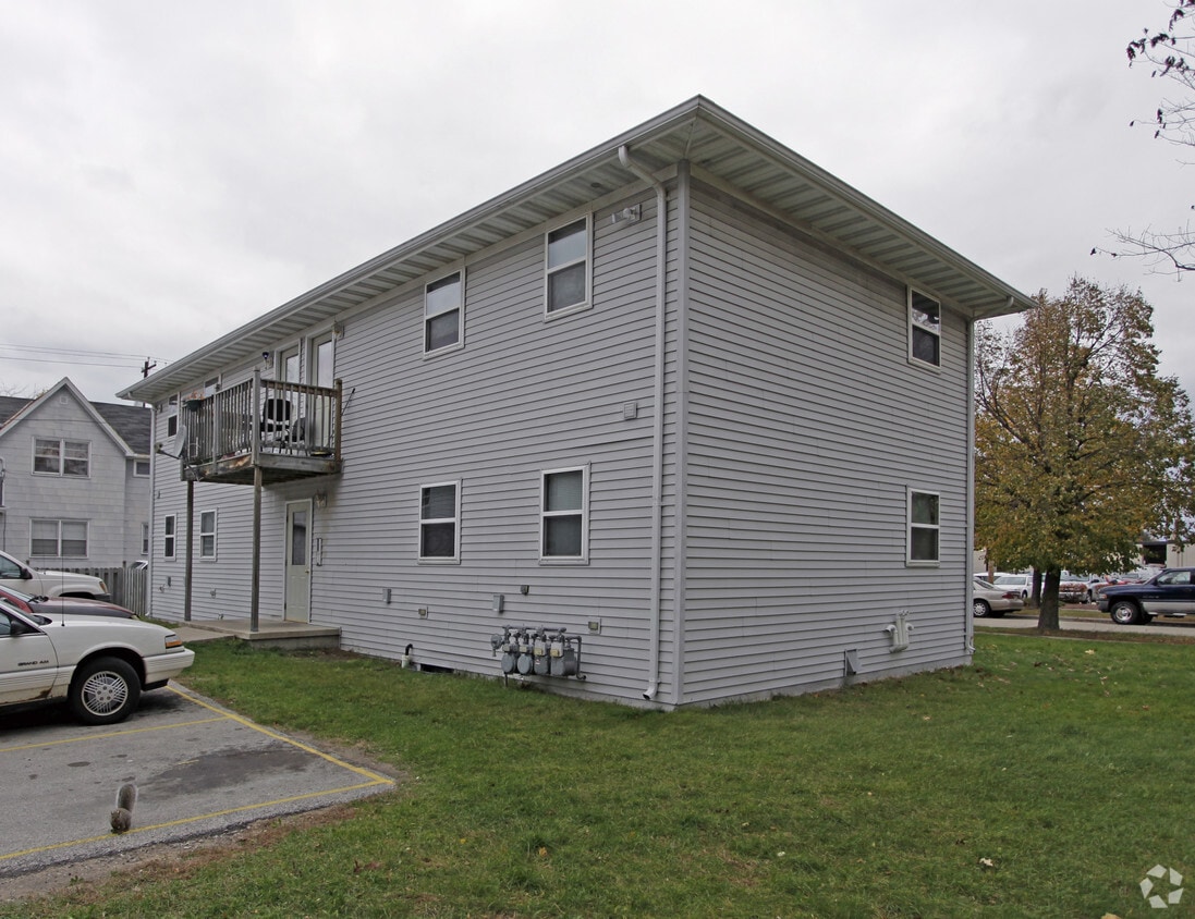 Building Photo - 730 Cherry St