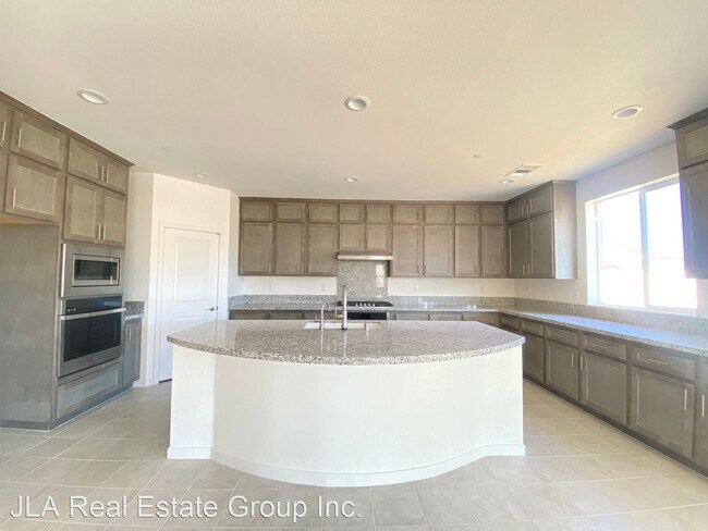 Foto del edificio - 5 br, 3 bath House - 35475 Alexandria Way ...
