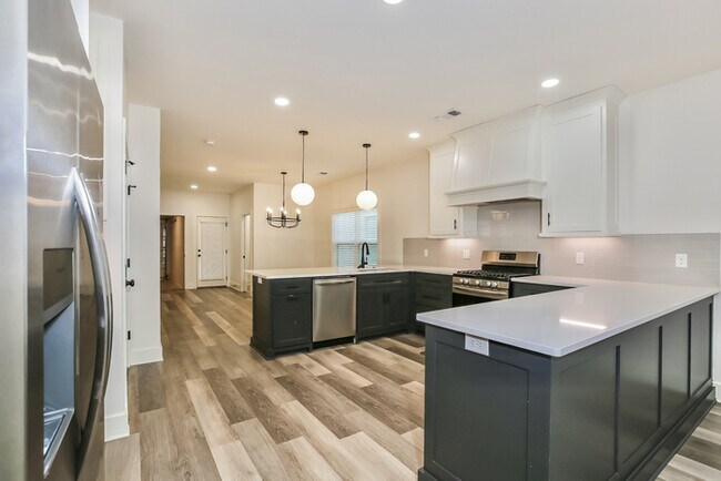 Building Photo - Inviting Lamarche Home with Contemporary Finishes