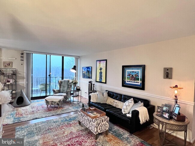 Building Photo - 600 Roosevelt Blvd