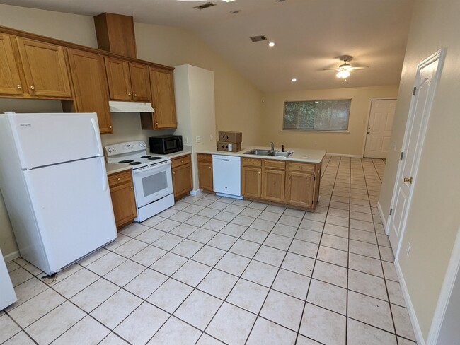 Foto del edificio - 728 W Brevard St