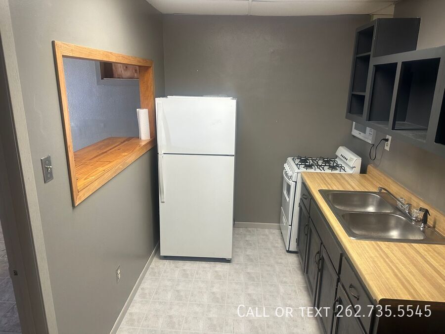 Foto principal - Charming Updated 1 Bed/1 Bath Apartment in...