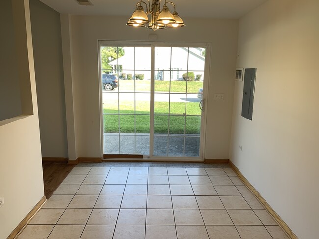 Building Photo - 700 Shady Acres Ln