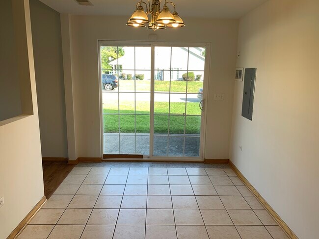Foto del edificio - 700 Shady Acres Ln