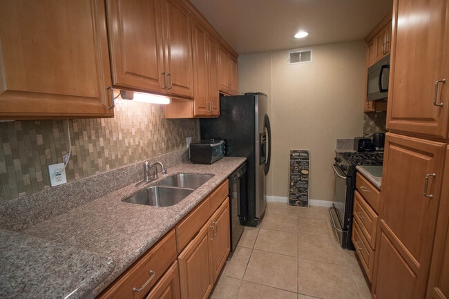 Building Photo - 12940 Riverside Dr
