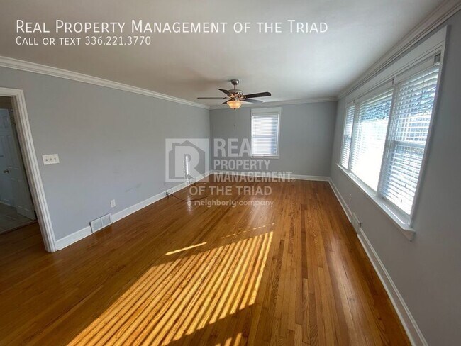Foto del edificio - Spacious Ranch 3BR/2BA home w/HUGE Detache...