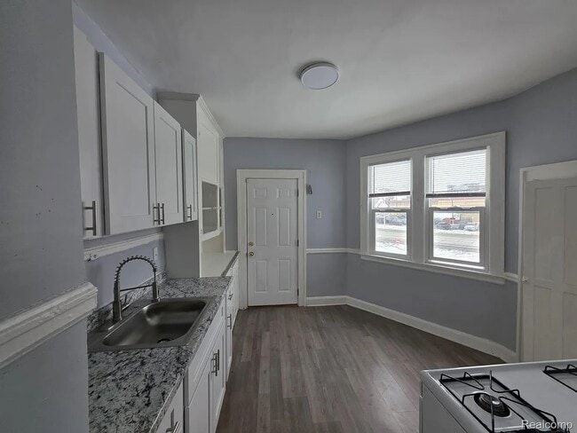 Building Photo - 2676 Sturtevant St