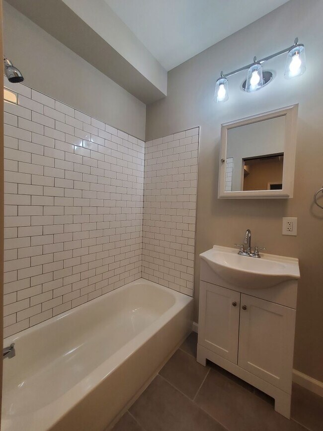 Foto del edificio - 1466 N 52nd St