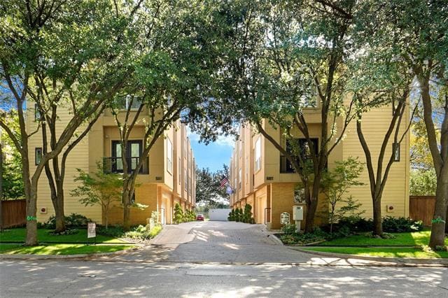 Foto principal - 4050 McKinney Ave