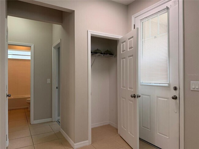 Foto del edificio - 8125 Graycliff Ave