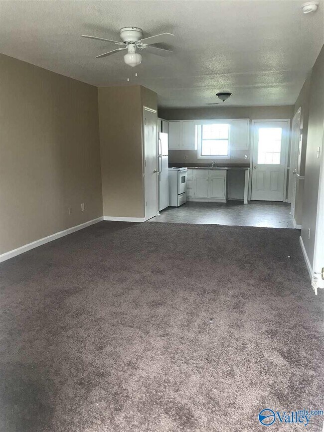 2913 Wimberly Dr SW Unit B, Decatur, AL 35603 Room for Rent in