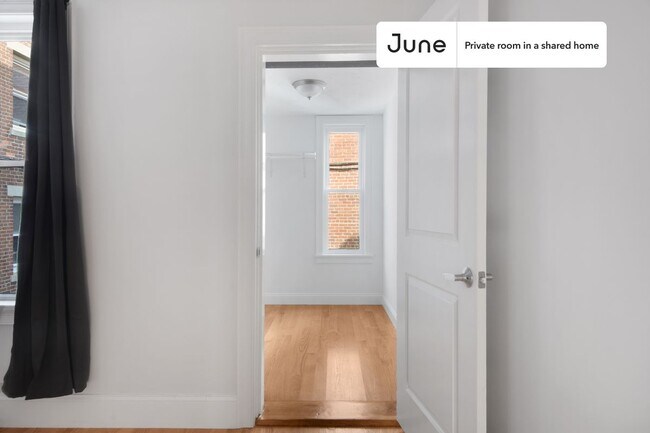 Building Photo - Room in Shared 5 bed/2 bath home in Allston