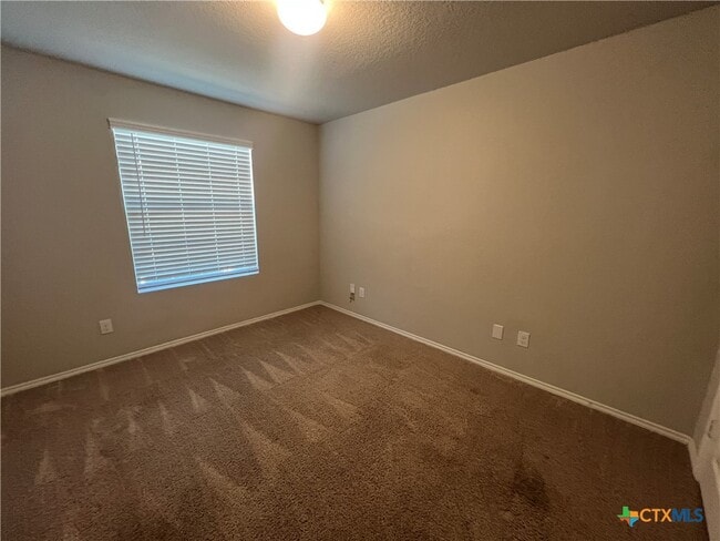 Foto del edificio - 2410 Moselle Ln