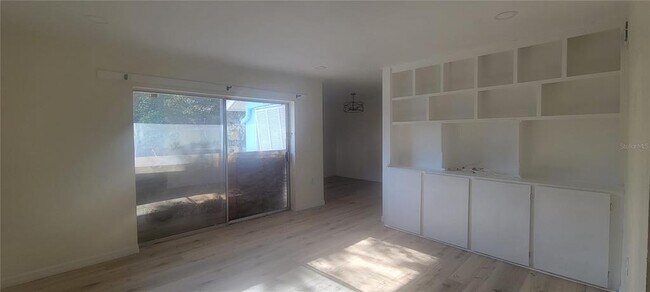 Building Photo - 3775 40th Ln S