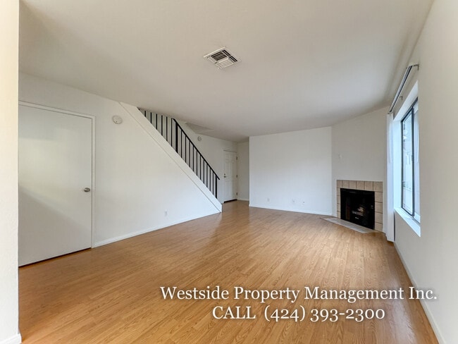 Foto del edificio - 2488-2490 Purdue Avenue