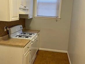 Building Photo - 202 Ackerman Ave