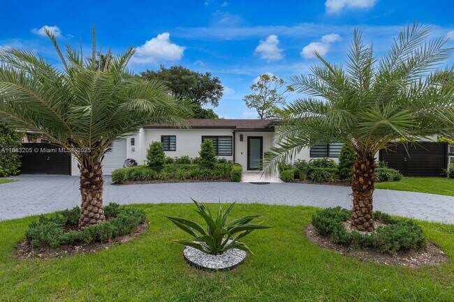 Foto del edificio - 5641 SW 67th Ave