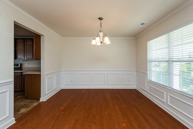 Building Photo - 3248 Runneymede