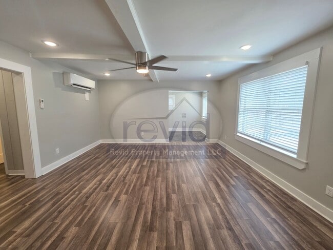 Foto del edificio - 3523 Barwood Cir