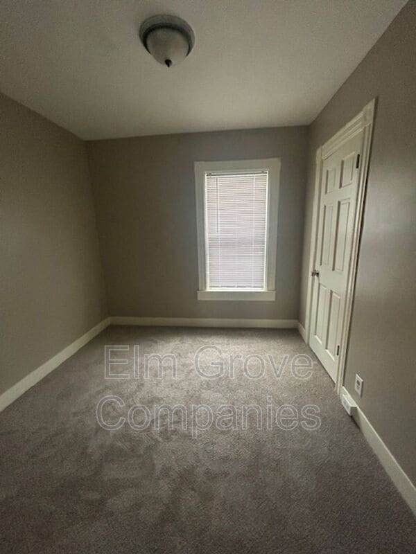 Building Photo - 182 Hall St