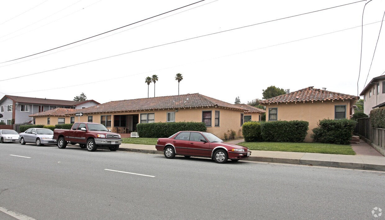 Primary Photo - 32 Campbell St