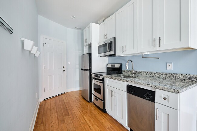 Building Photo - 1305 H St NE