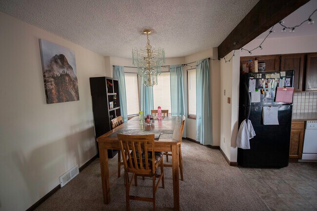 Building Photo - 3815 W 11th St