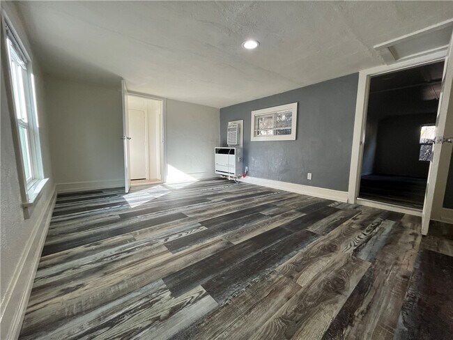 Foto del edificio - 12911 Douglas St