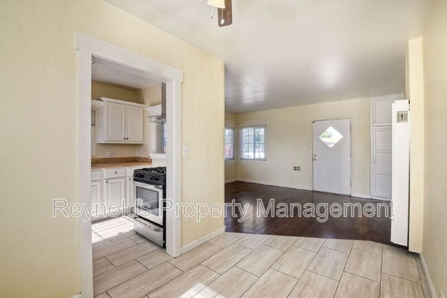 Building Photo - 3343 Chamoune Ave