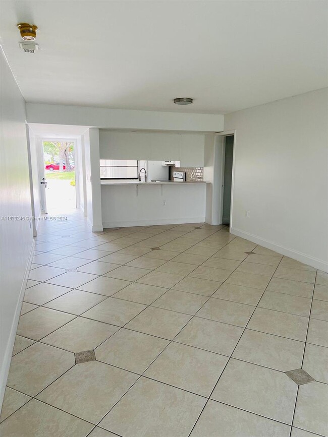 Building Photo - 3500 Whitehall Dr