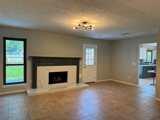 Building Photo - 3815 Flintrock Ln
