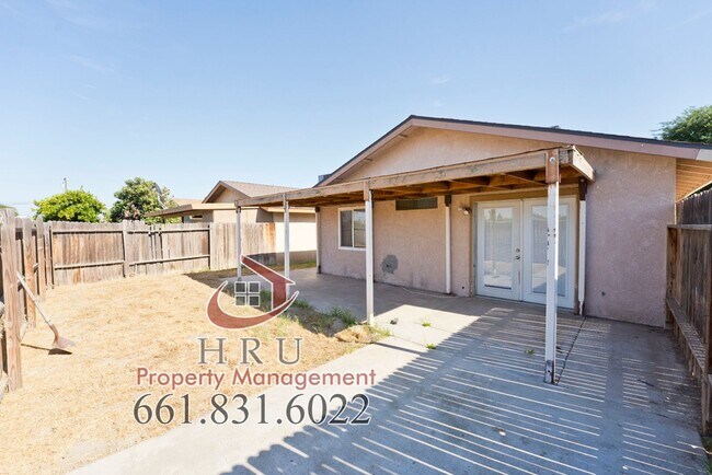 Foto del edificio - SW-Bakersfield 3 bedrooms+ 2bath
